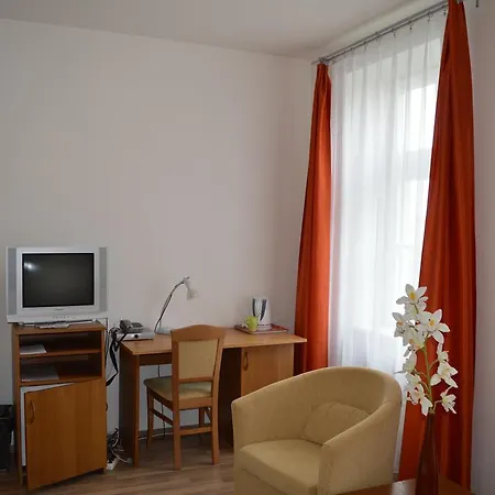 Garni Sd Akademik Hotel