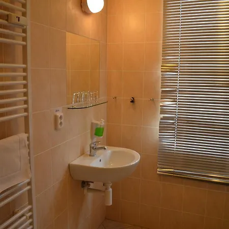 Sd阿卡德米克加尔尼酒店