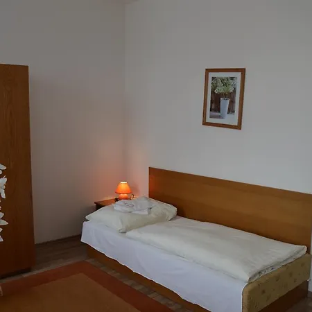 Garni Sd Akademik Hotel Pressburg