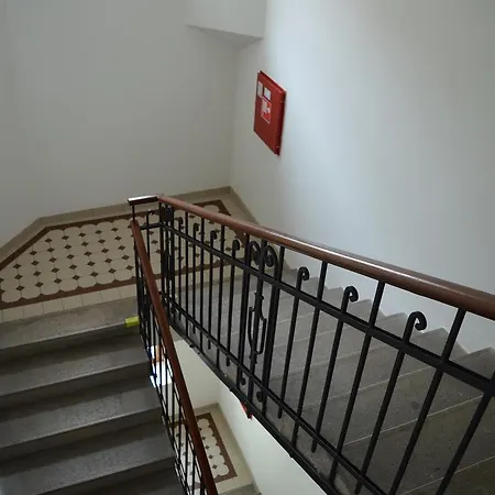 Sd阿卡德米克加尔尼酒店 2* 布拉迪斯拉发